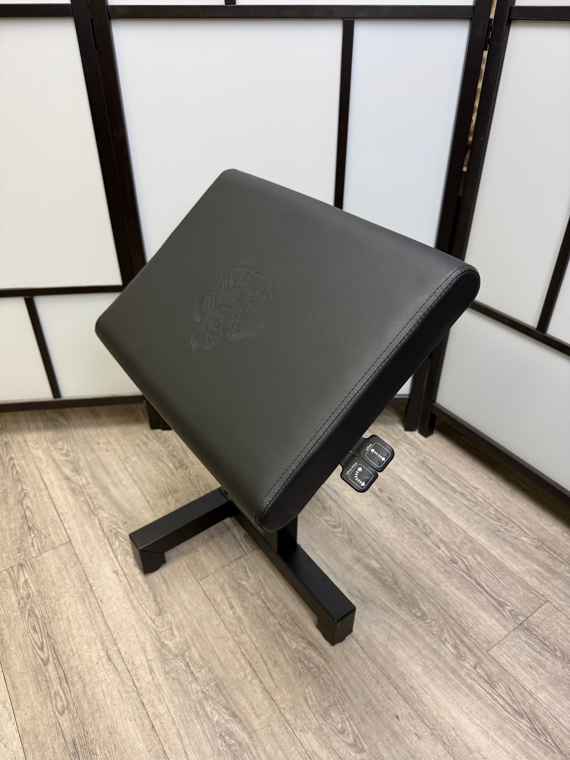 GGS Premium Pneumatic Armrest - Heavy Duty Shop Option